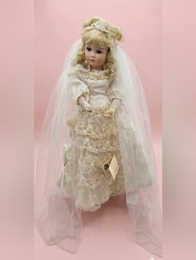 Patricia Loveless Alexandra Bride Exlusive Porcelain Collectable Doll #832